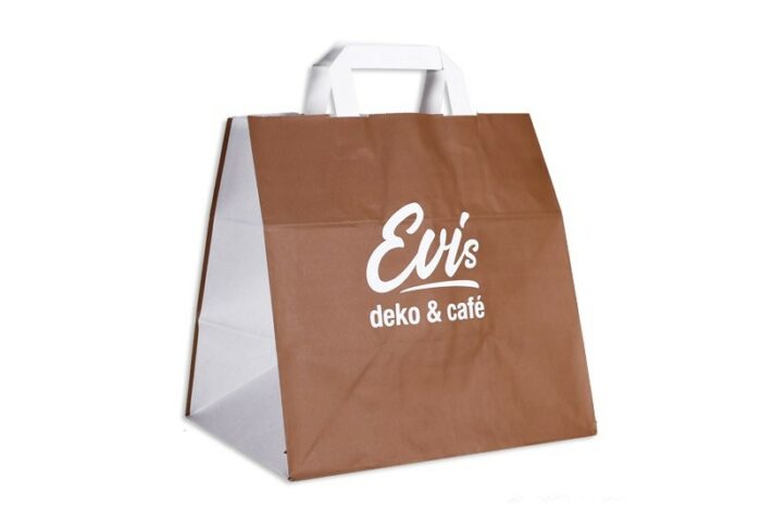 Gastrotasche aus Papier mit Flachhenkeln einfarbig braun mit dem Schriftzug Evis deko & café bedruckt