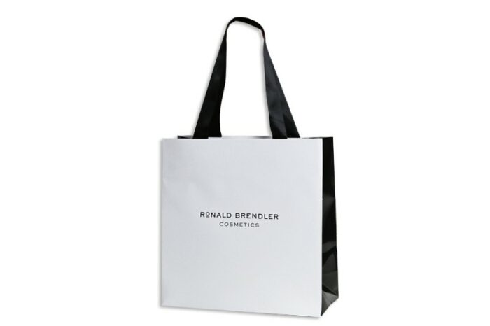 tausendtypentragetaschen - Ronald Brendler - Papiertasche Luxus - mit Satinband eingeklebt
