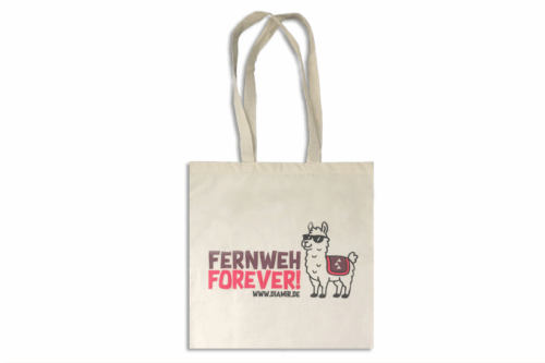 Die Baumwolltasche natur 3-farbig pink, bordeaux und schwarz bedruckt mit einem Lama und dem Slogan Fernweh forever, für Diamir Reisen. Die Tasche hat lange Henkel